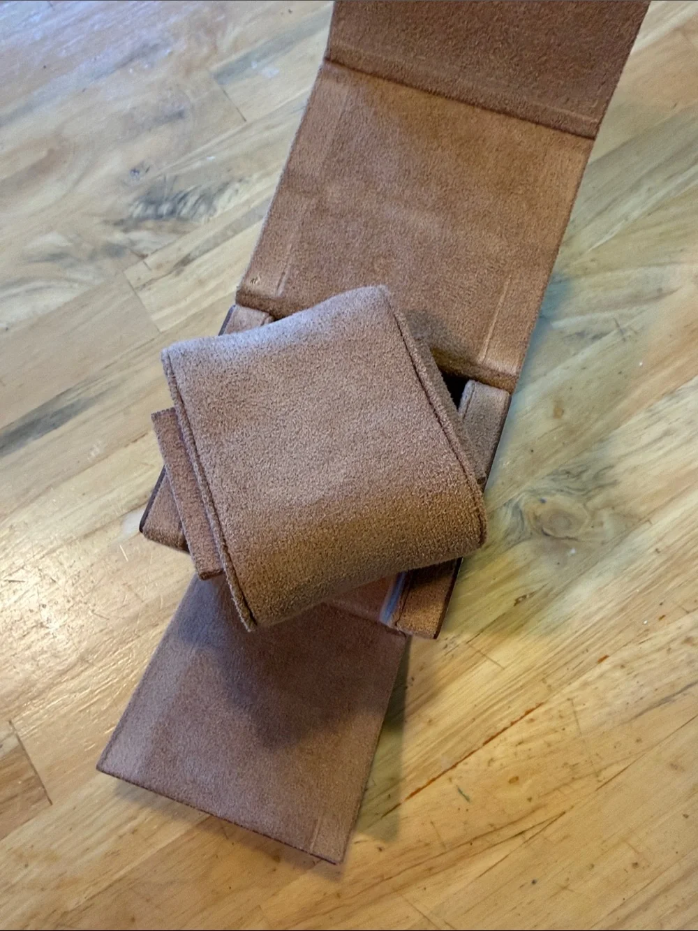 N/A compact brown
